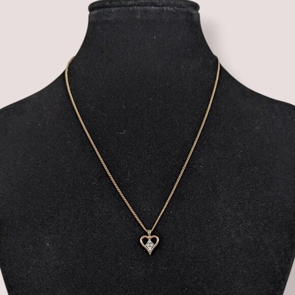 (2/$20) V. Amway Dainty Heart Pendant Necklace - Picture 1 of 6